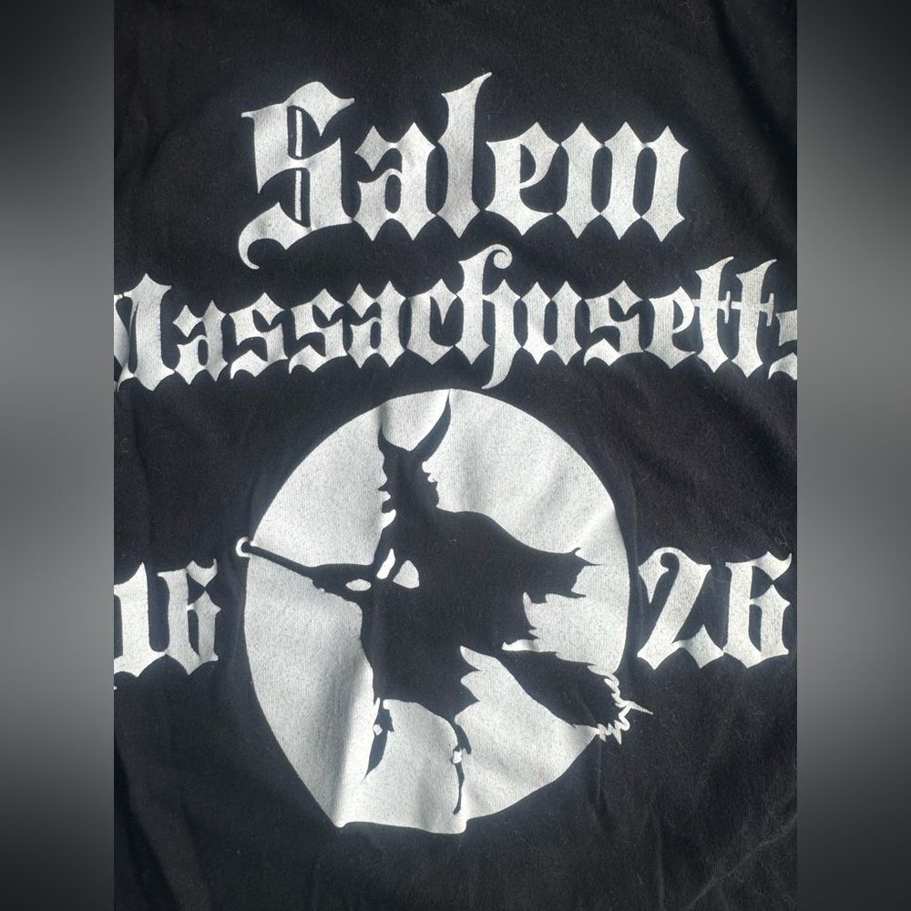 Next Level Apparel Salem Witch Halloween Graphic T shirt | Size Medium - Picture 3 of 4